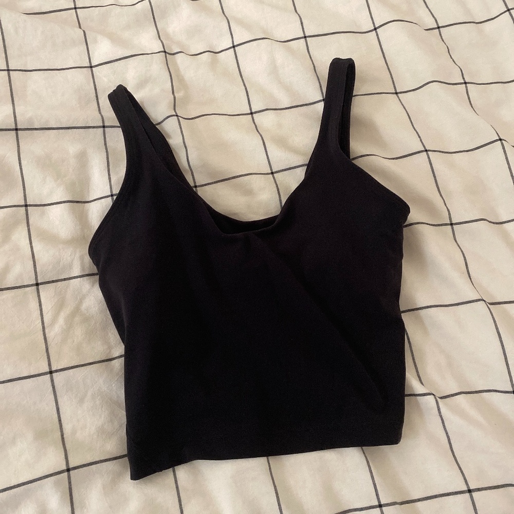 Women’s black lulu tank